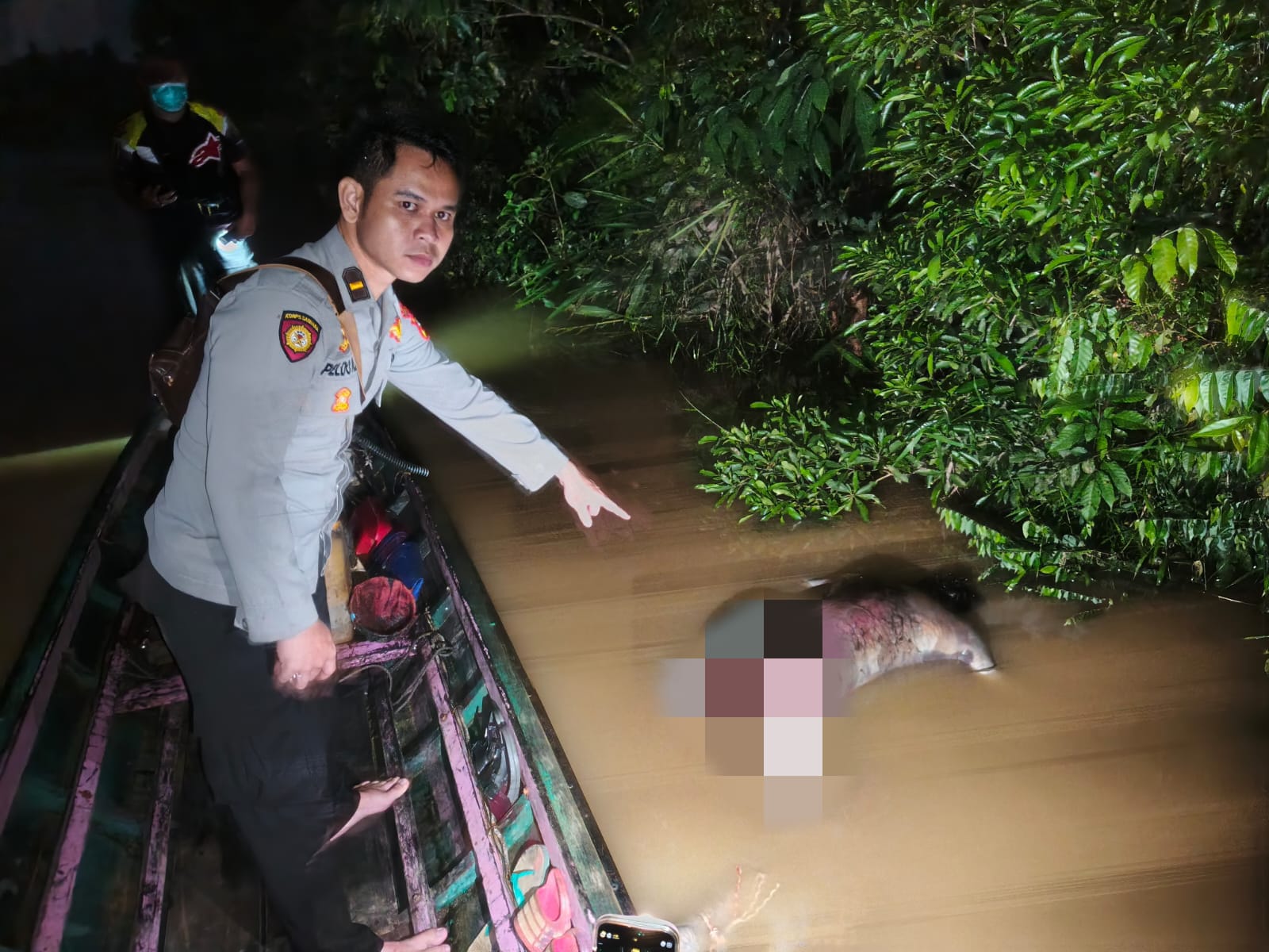 Warga Temukan Mayat Tanpa Identitas 