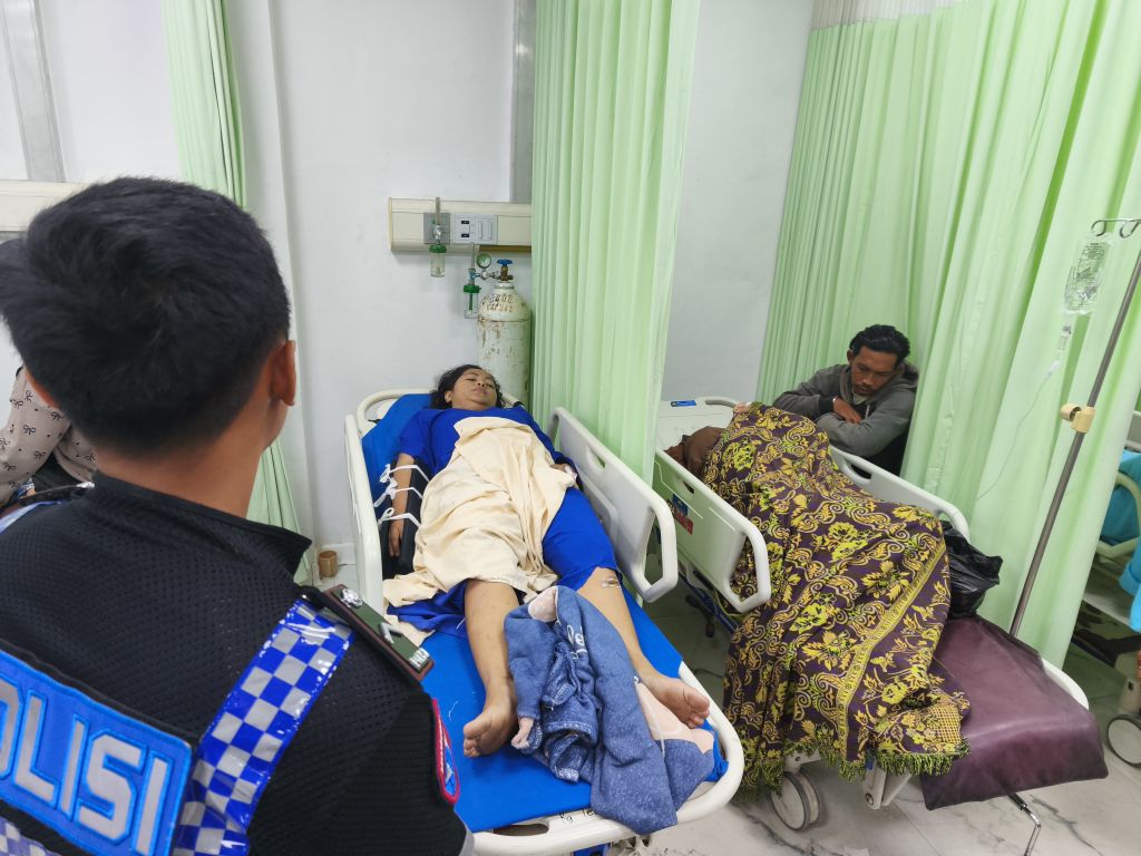 Lakalantas Sepeda Motor Korban Dilarikan ke Rumah Sakit