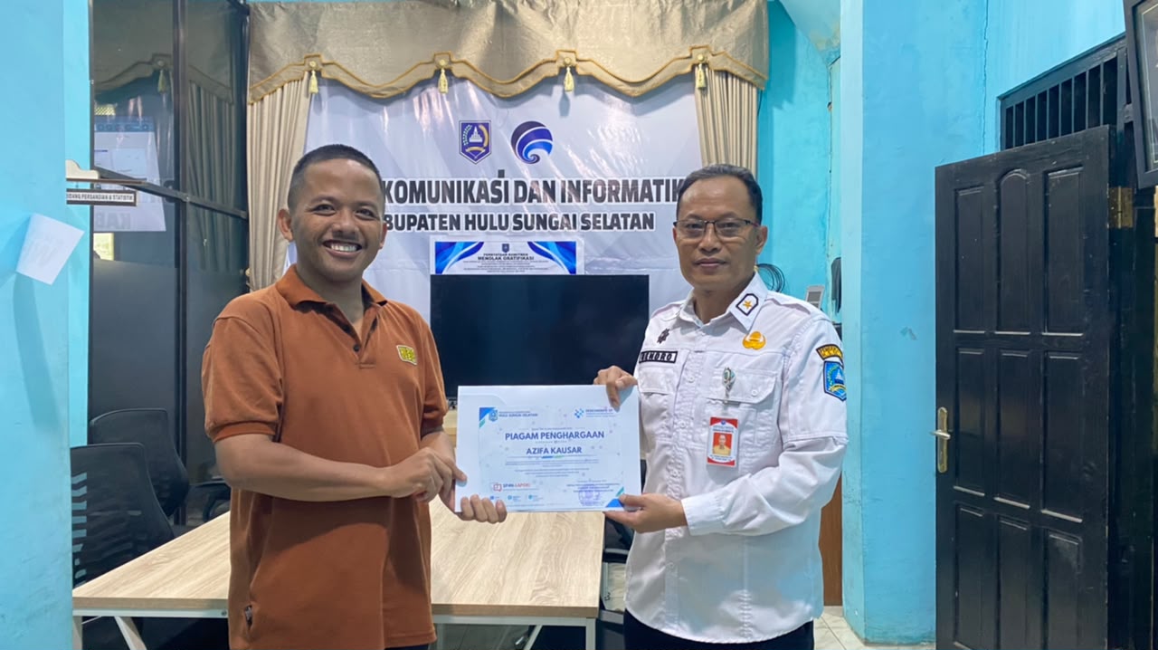 Sampaikan Aspirasi Masyarakat, Jurnalis BanuaNews.com Raih Penghargaan dari Diskominfo SP HSS
