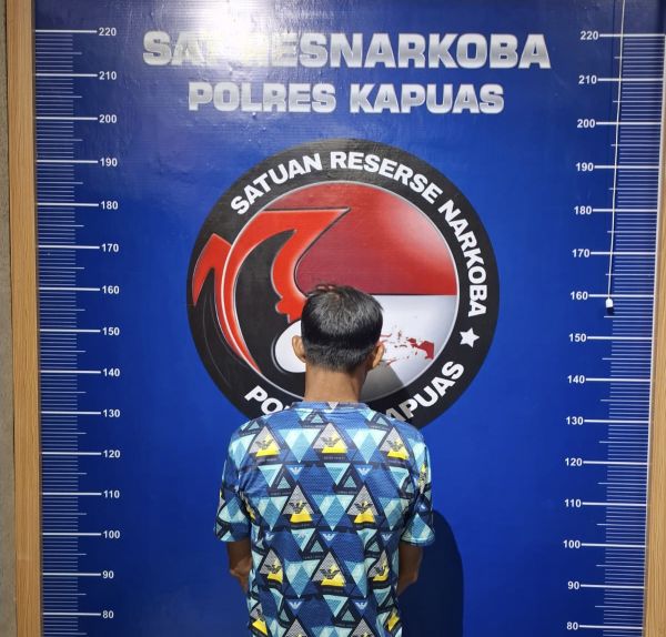 Satresnarkoba Polres Kapuas Tangkap Pelaku Pengedar Narkoba Sabu di Kebun Sawit