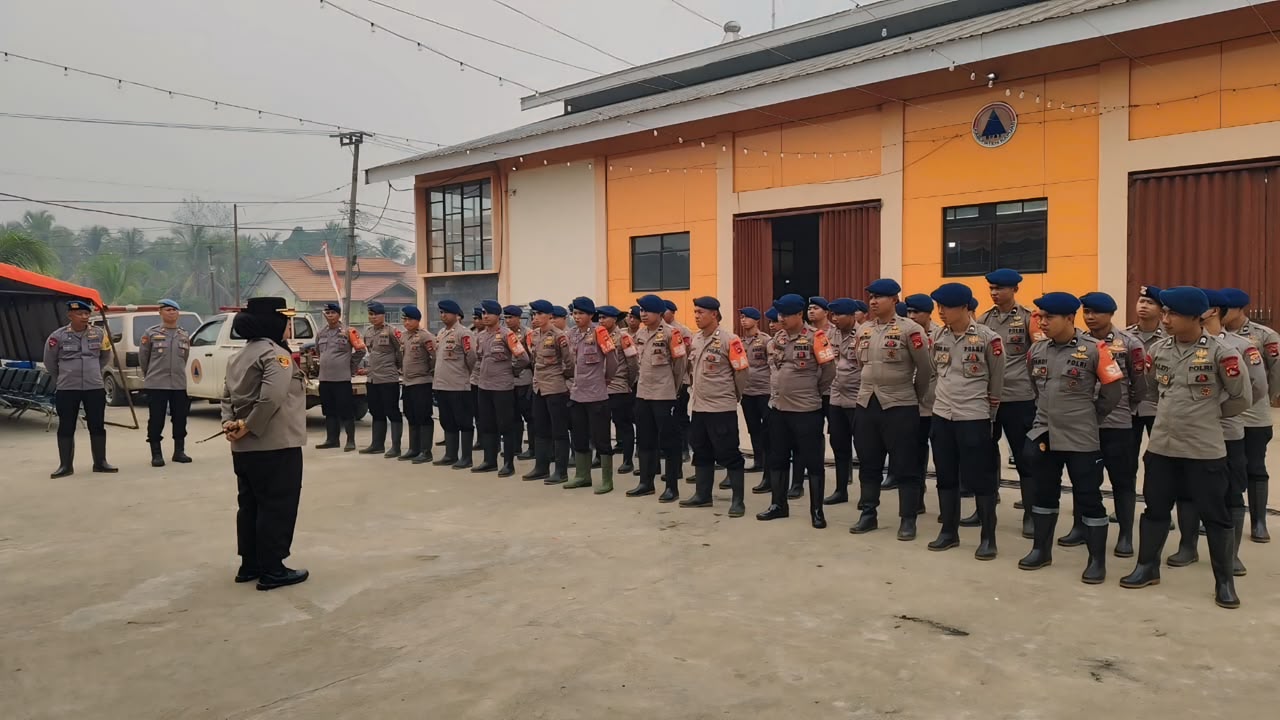 Kapolres Kapuas Pimpin Apel, Cek Kesiapan 48 Personel Brimob NTB Perkuat Penanganan Karhutla